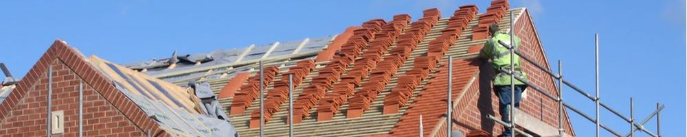 Nieuwe dakpannen plaatse in Tilburg